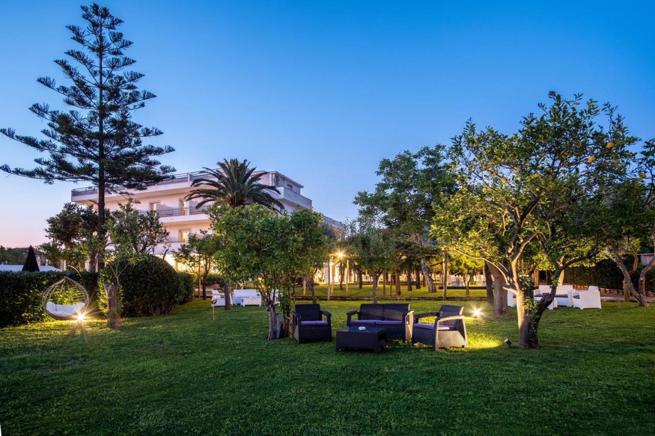Hotel Alpha Sant'Agnello Bagian luar foto