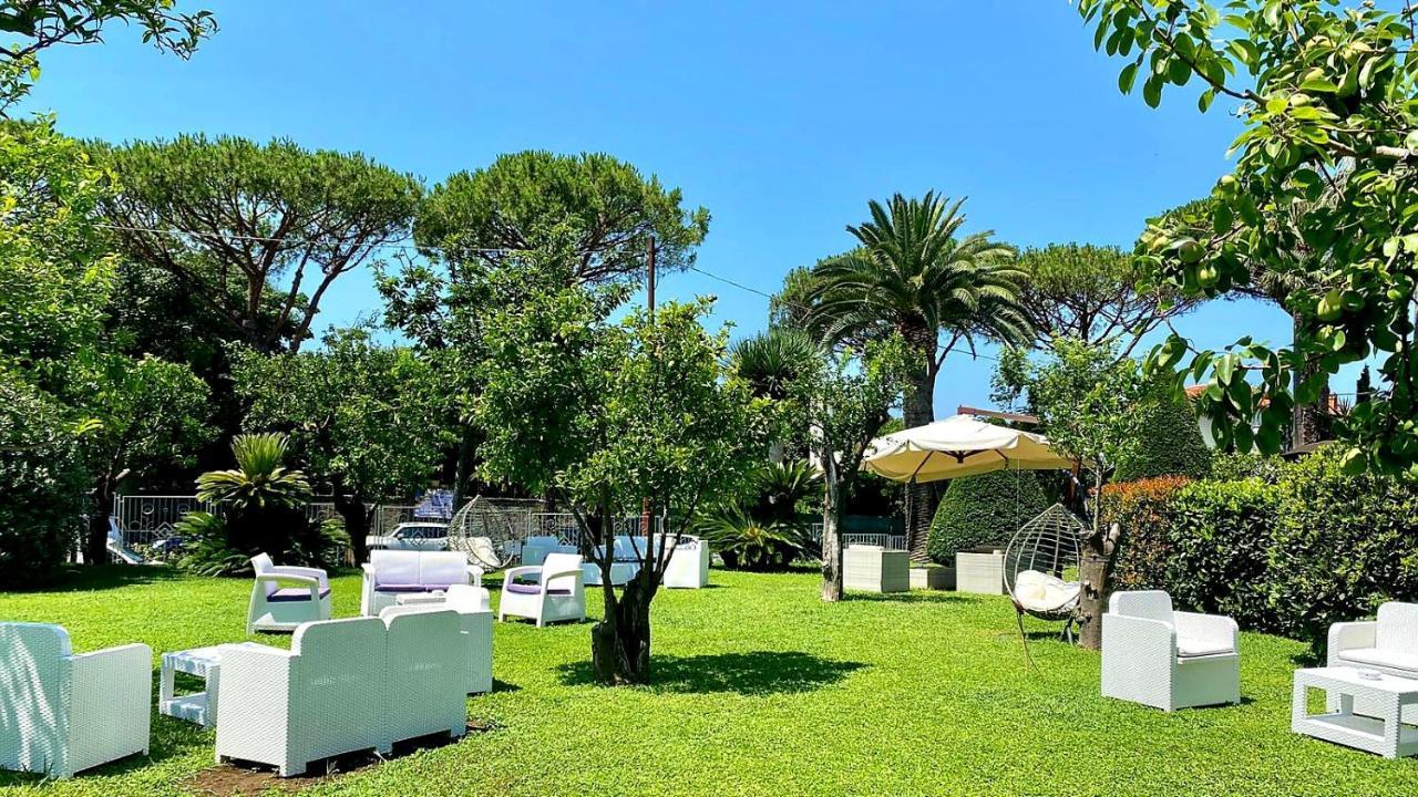 Hotel Alpha Sant'Agnello Bagian luar foto