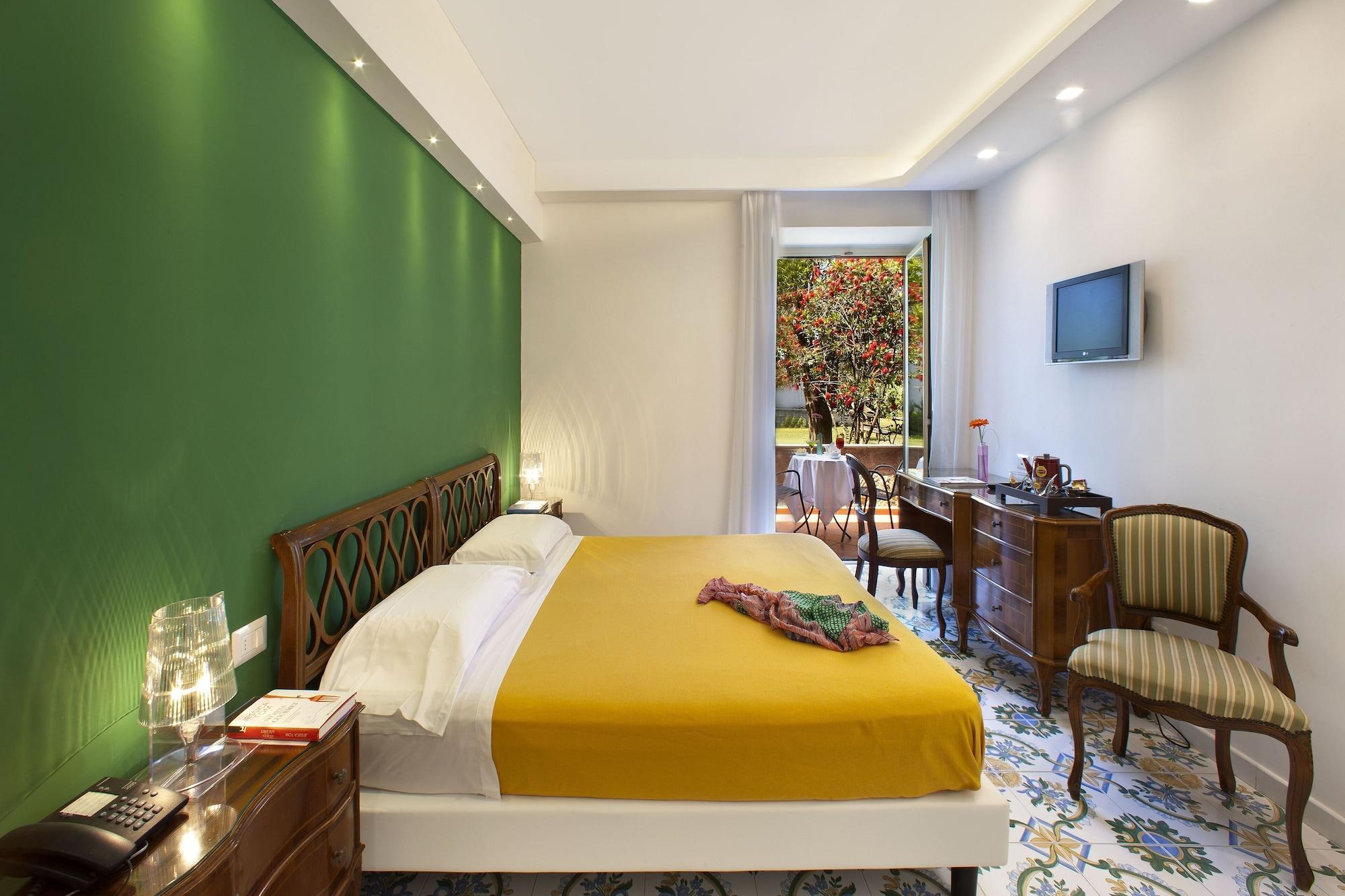 Hotel Alpha Sant'Agnello Bagian luar foto