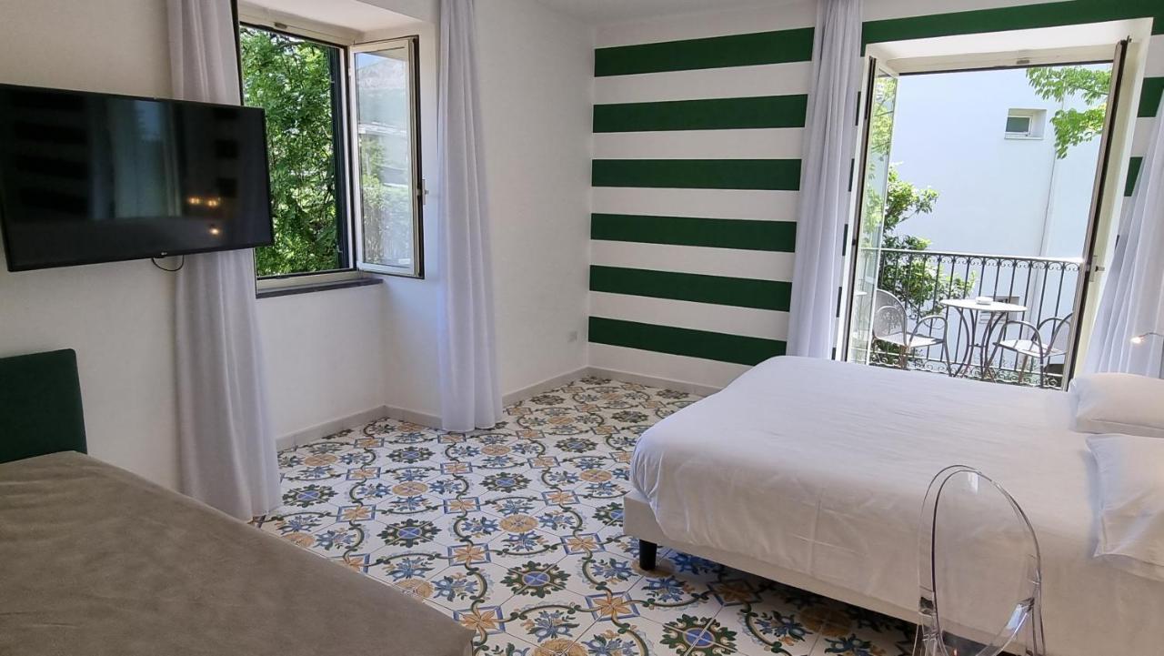 Hotel Alpha Sant'Agnello Bagian luar foto