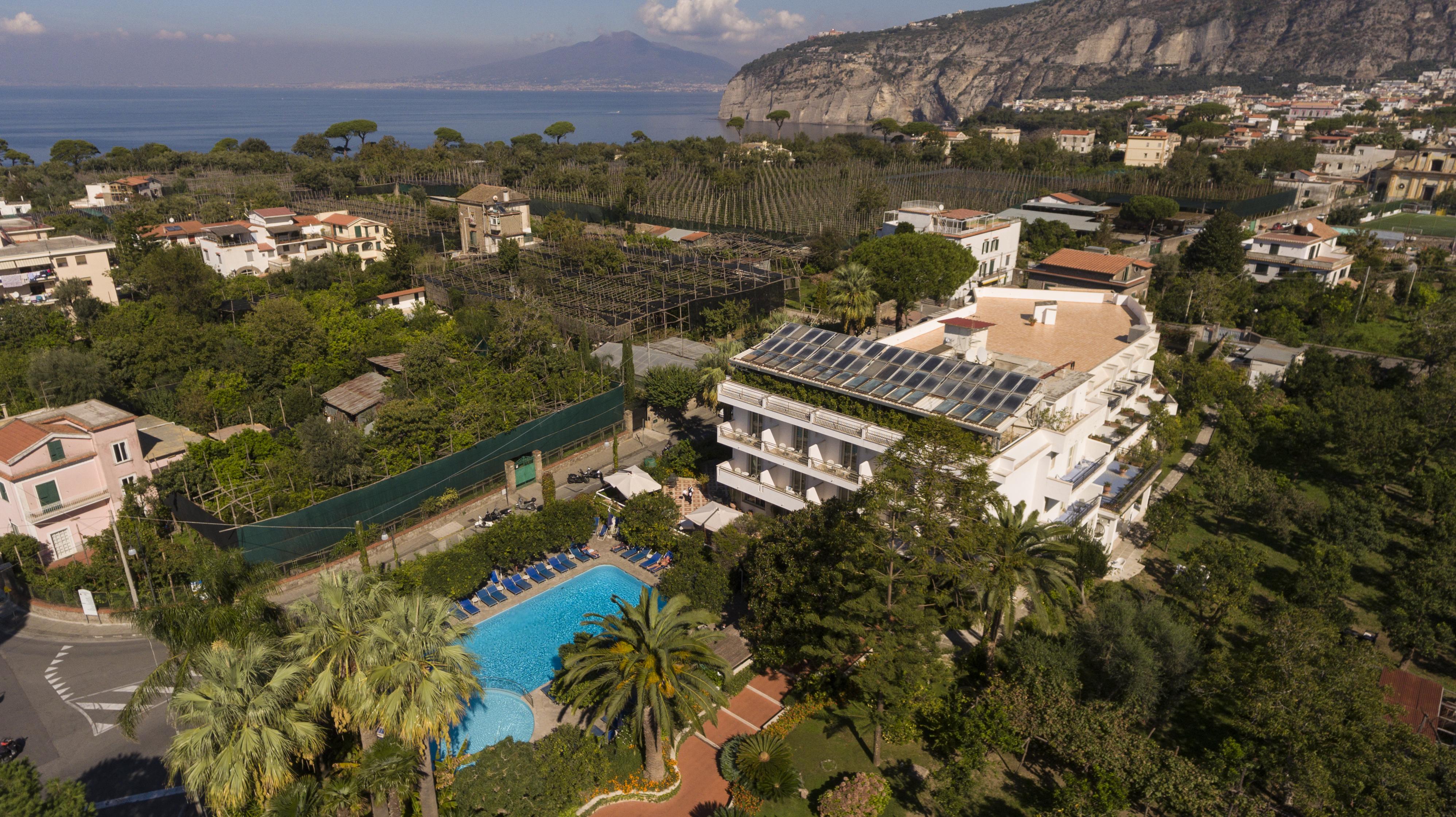 Hotel Alpha Sant'Agnello Bagian luar foto