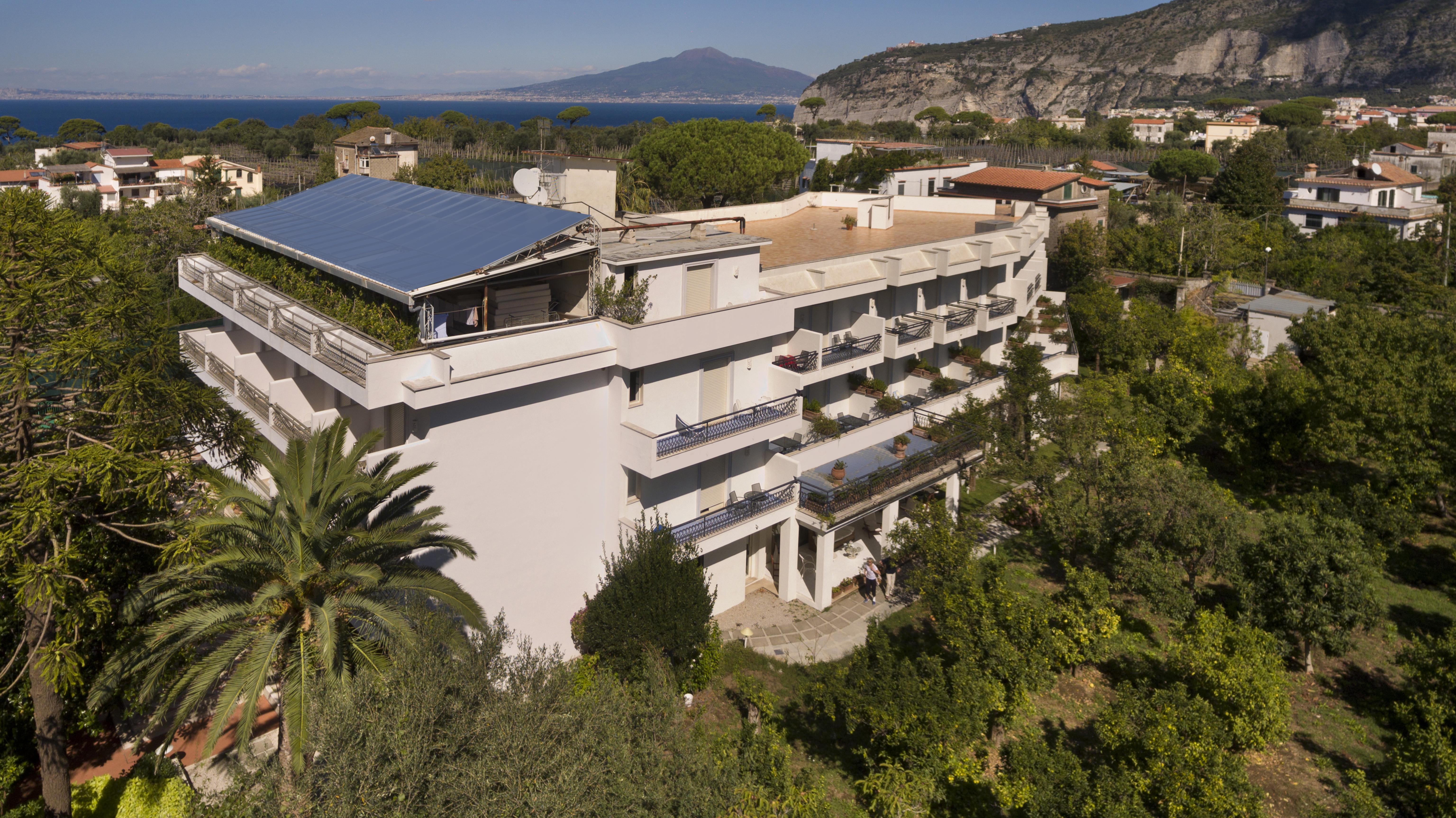Hotel Alpha Sant'Agnello Bagian luar foto