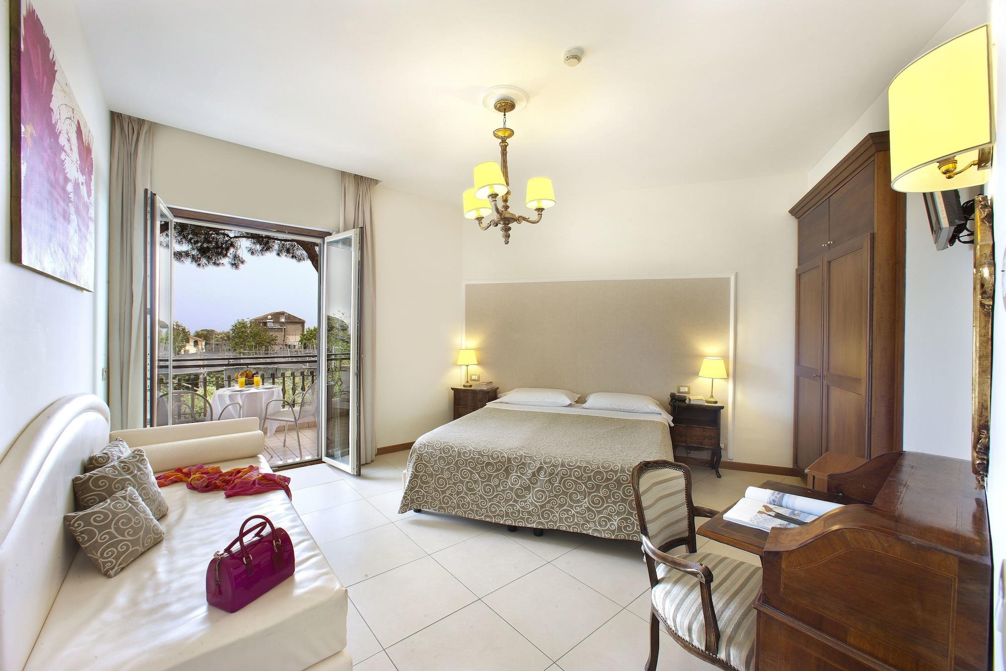 Hotel Alpha Sant'Agnello Bagian luar foto