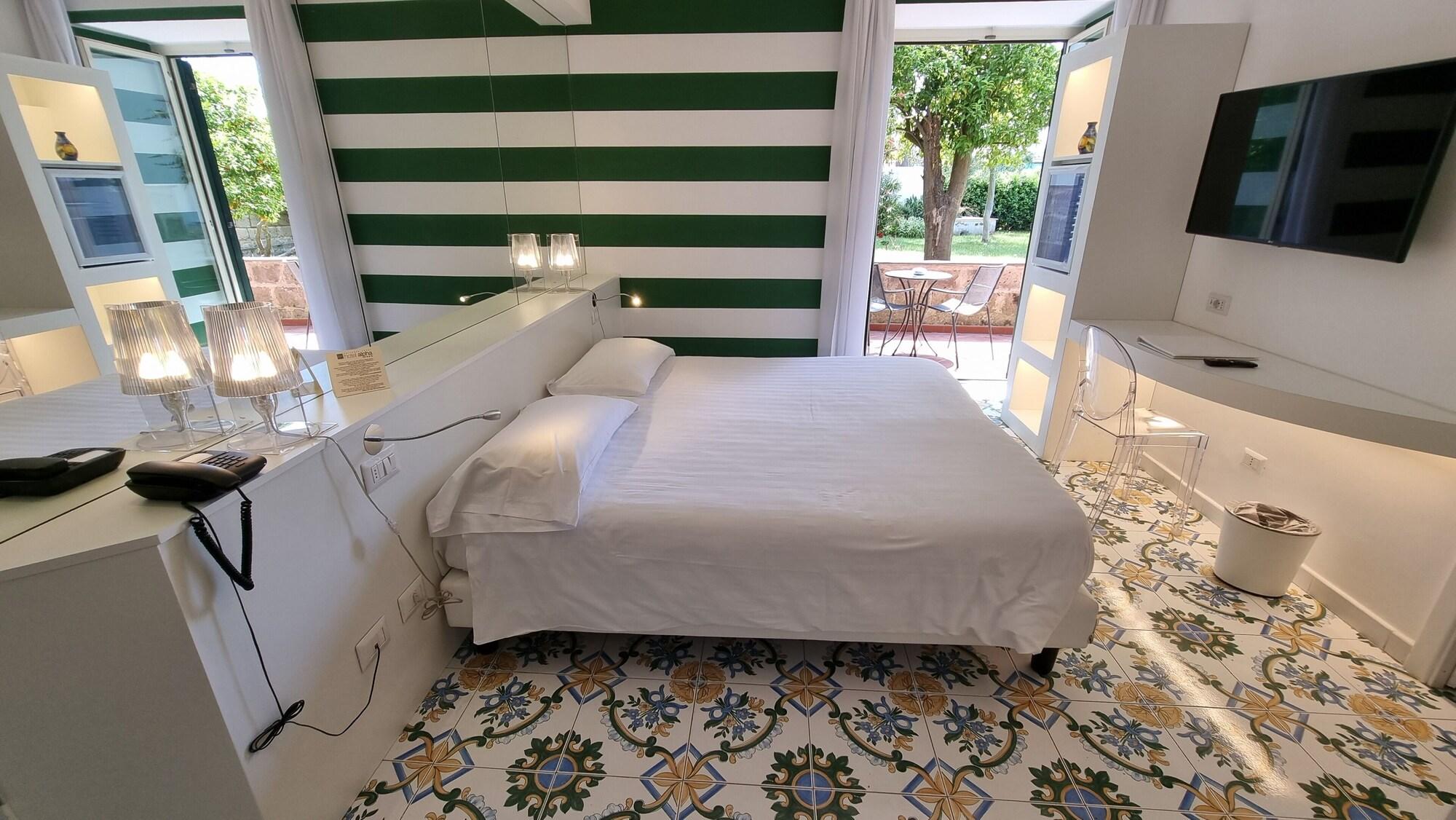Hotel Alpha Sant'Agnello Bagian luar foto