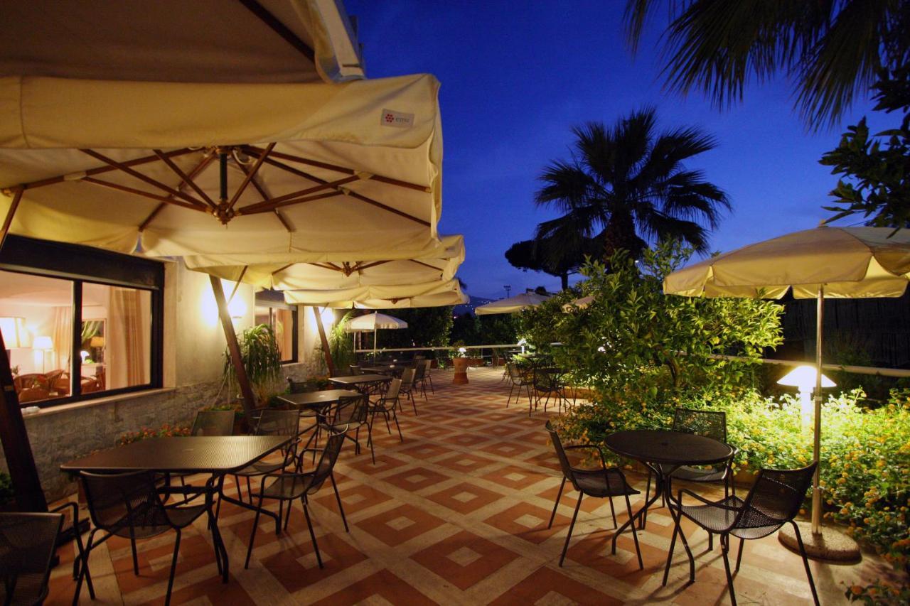 Hotel Alpha Sant'Agnello Bagian luar foto